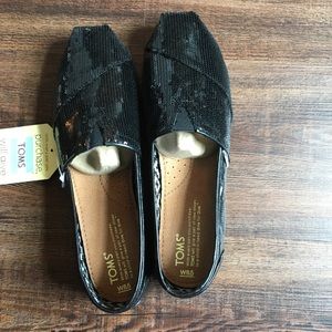 TOMS Black Sequin Classics NWT 8.5